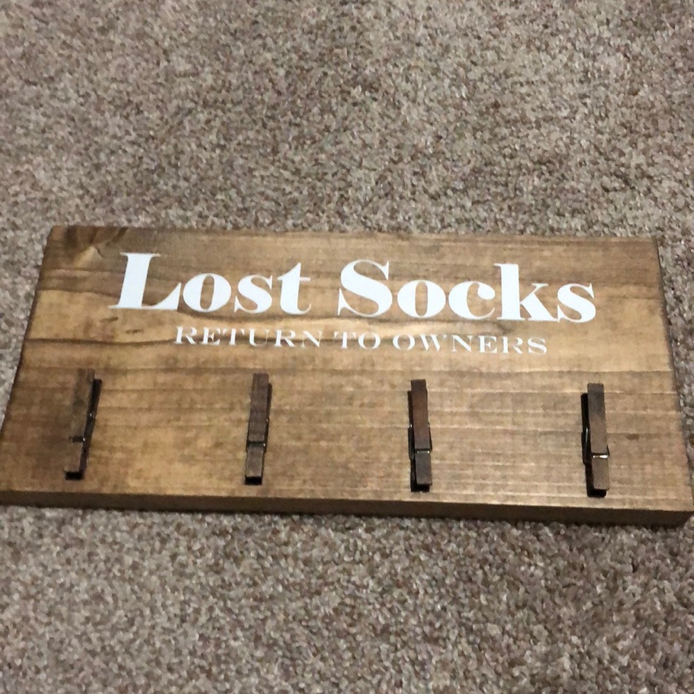 Laundry room lost sock sign